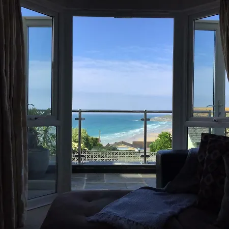 Golden Bay Apartment *